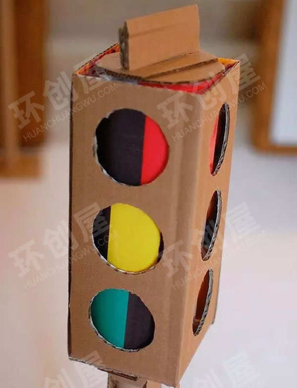 幼儿园角色游戏瓦楞纸制作娃娃家图片