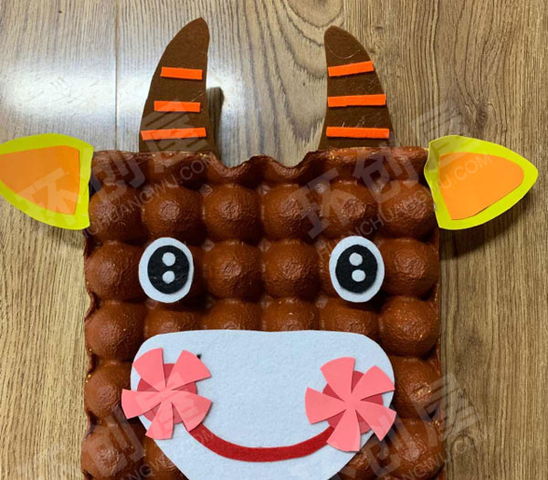 幼儿园十二生肖百变蛋托墙面布置图片