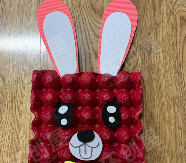 幼儿园十二生肖百变蛋托墙面布置图片