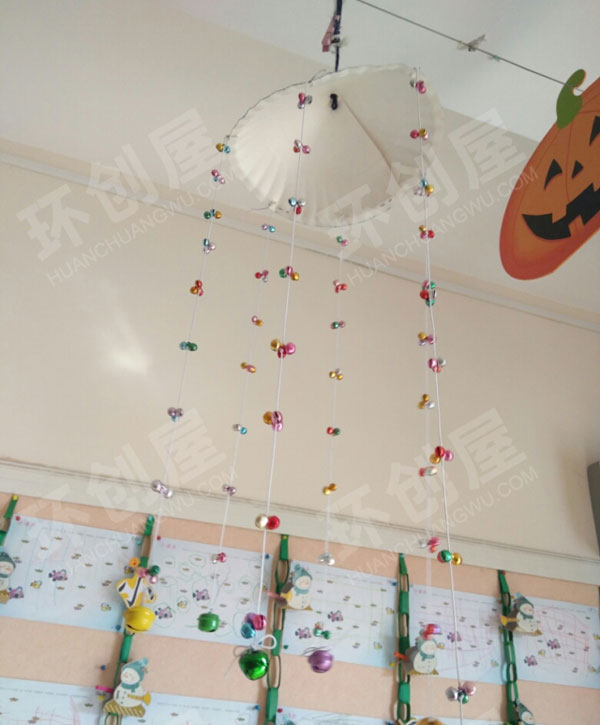 幼儿园废物利用制作教室风铃吊挂饰图片