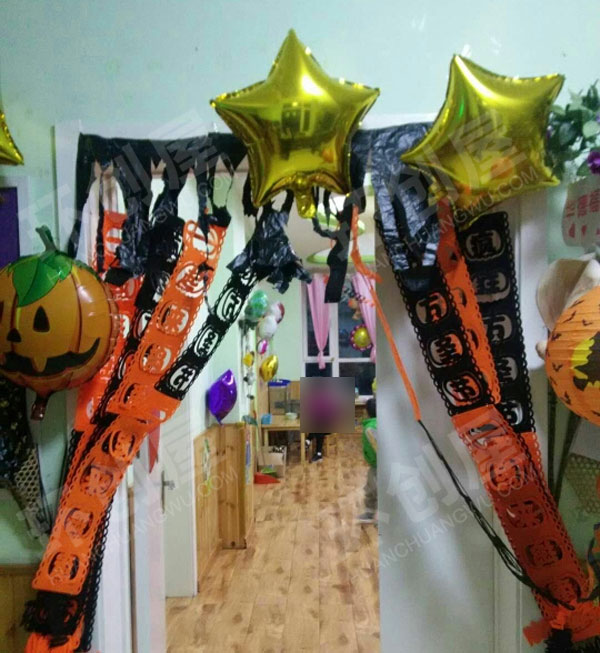幼儿园万圣节教室门布置图片