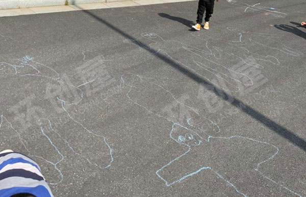 幼儿园户外对照影子画画图片