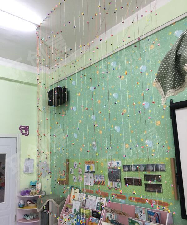 幼儿园读书角好书推荐吊饰装饰图片