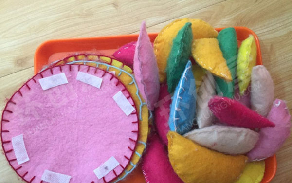 幼儿园角色游戏不织布小厨房美食图片