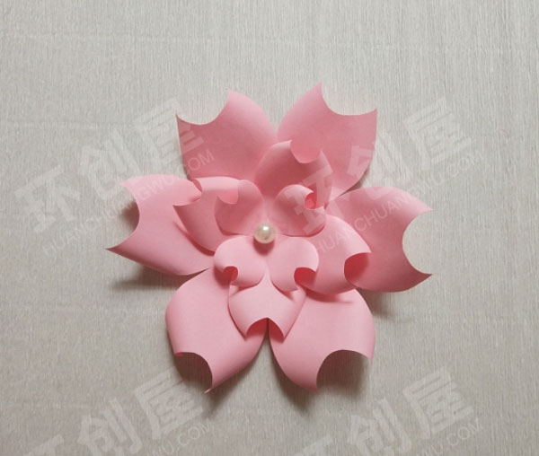 幼儿园手工卡纸花墙面布置图片