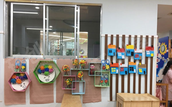 幼儿园粘土艺术创想各种作品墙面布置图片