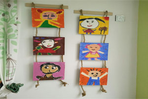 幼儿园卡通可爱的绘画作品吊饰图片4张