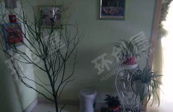 幼儿园走廊拐角与墙面装饰图片