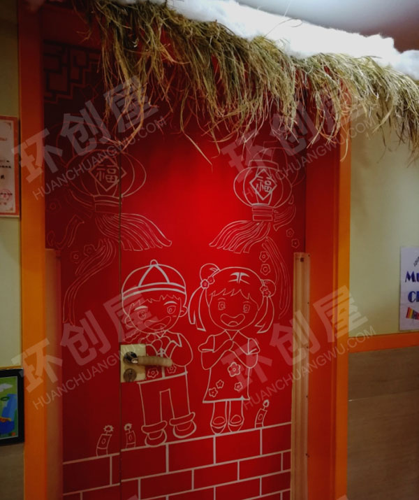 幼儿园中国风新年大红装饰大门图片