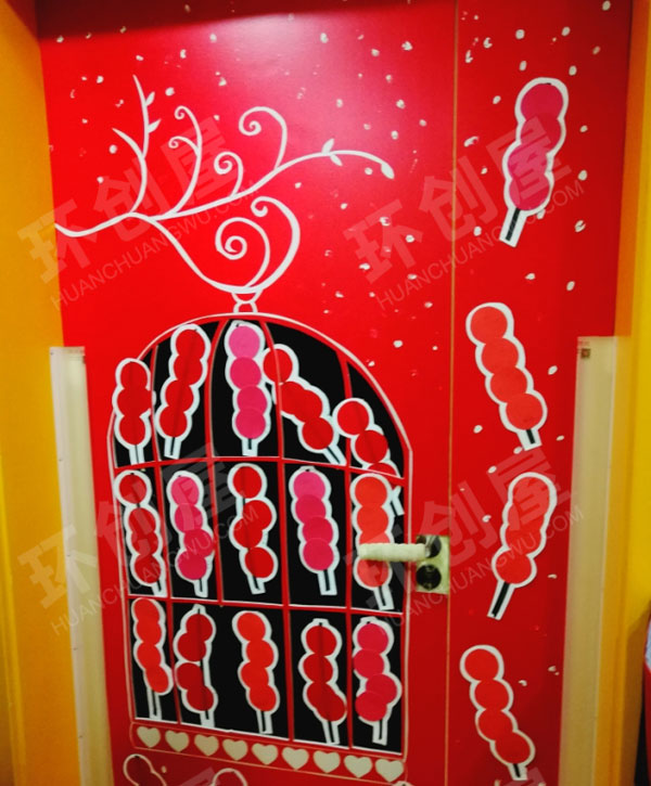 幼儿园中国风新年大红装饰大门图片