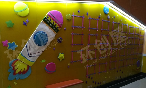 幼儿园太空迷航作品展示墙面图片