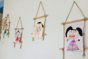 幼儿园创意绘画室作品墙面展示图片7张