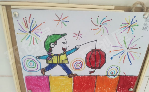 幼儿园卡通创意绘画作品墙面展示图片
