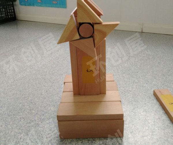 幼儿园建构区原木积木风车图片