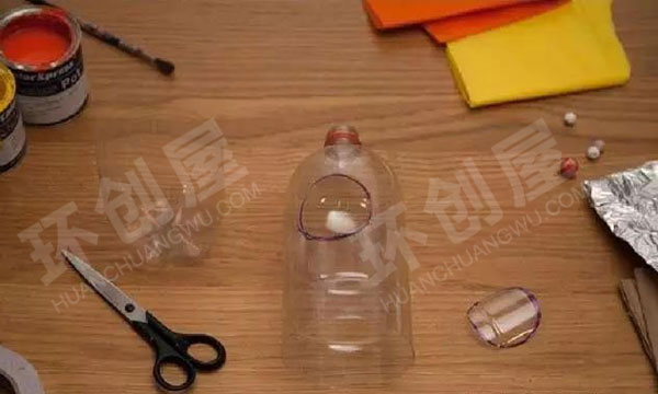 幼儿园美工区变废为宝可乐瓶变火箭图片
