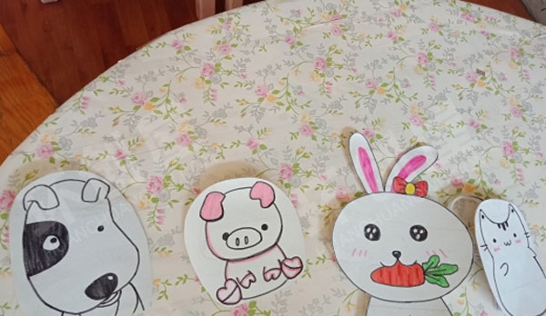 幼儿园表演区自制拉线游戏图片