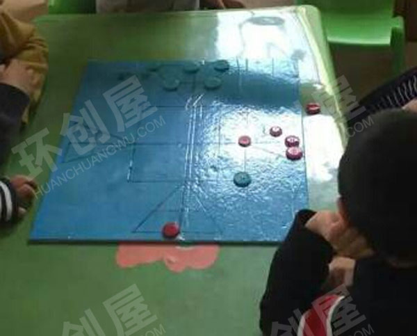 幼儿园益智区棋逢对手图片
