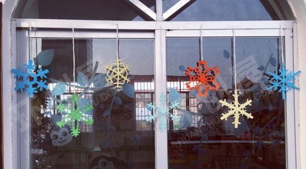 幼儿园冬天玻璃门窗手工小雪花图片
