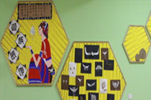 幼儿园民族风苗族作品展示图片5张