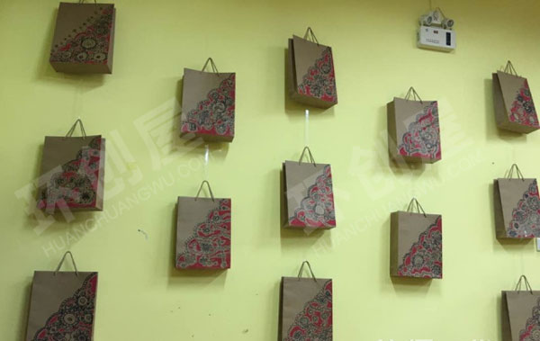 幼儿园和纸做游戏作品展示图片