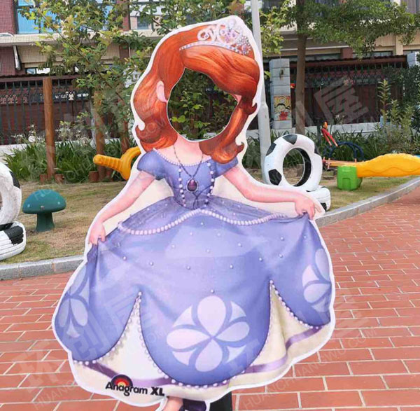 幼儿园户外开学典礼有趣的喷绘卡通人物图片