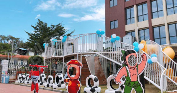 幼儿园户外开学典礼有趣的喷绘卡通人物图片