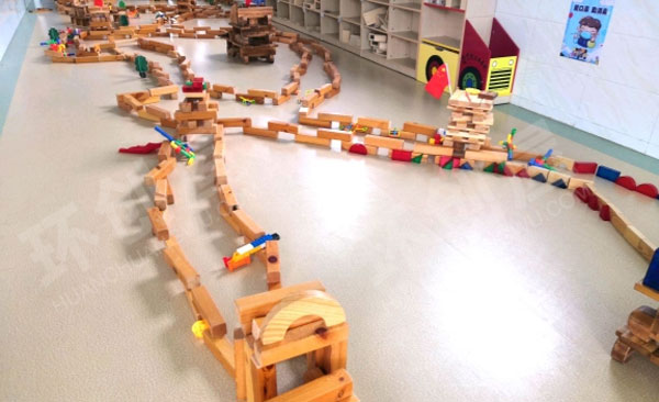 幼儿园户外建构万里长城图片
