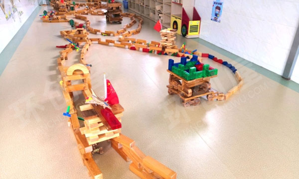 幼儿园户外建构万里长城图片