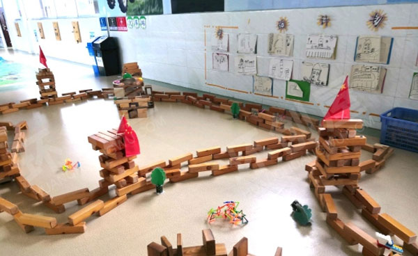 幼儿园户外建构万里长城图片