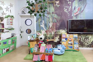 幼儿园阅读角书香小苑图片6张