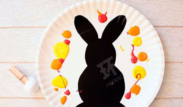 幼儿园美工区纸盘颜料拓印小兔子图片