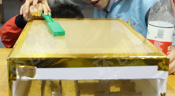幼儿园科学区镜子迷宫图片