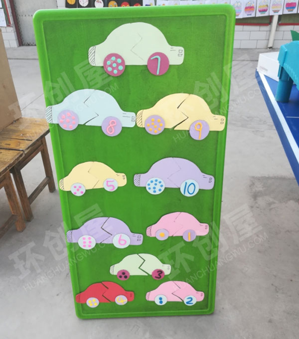 幼儿园户外自制玩具和作品展示图片