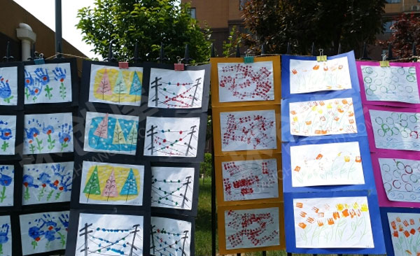幼儿园户外简单有趣作品展图片