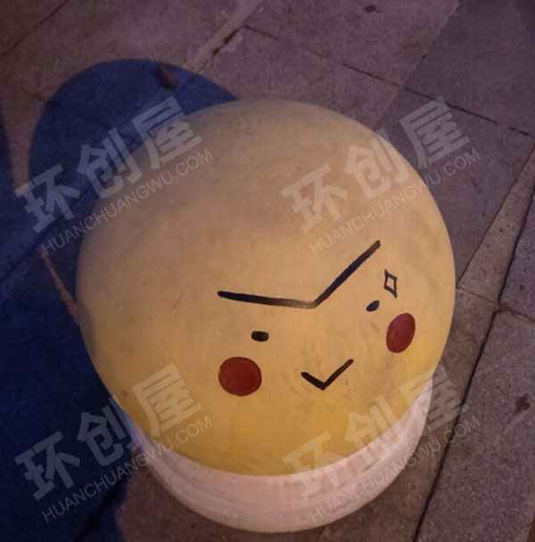 幼儿园户外石头画可爱的表情包图片