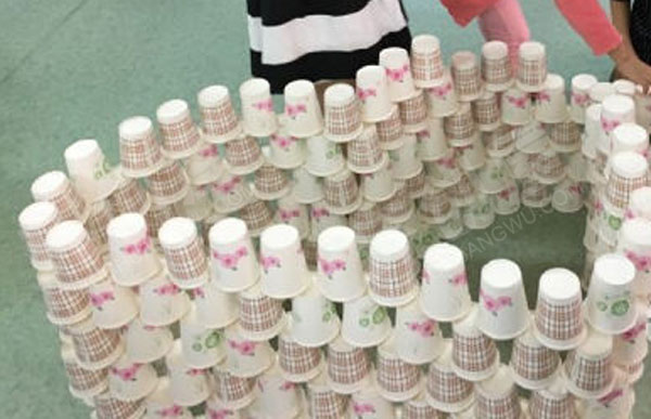 幼儿园建构区纸杯建造8字型图片