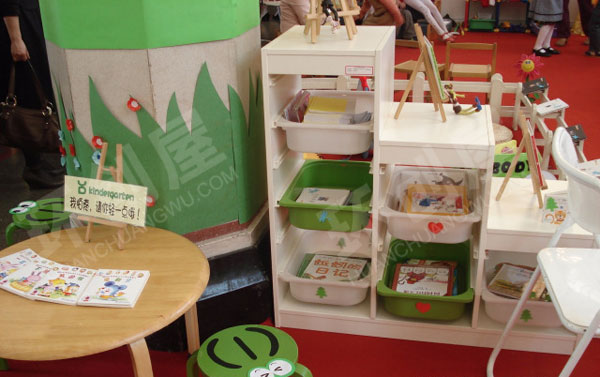 幼儿园阅读区绿蛙装饰图片