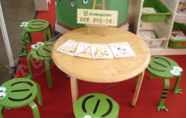幼儿园阅读区绿蛙装饰图片