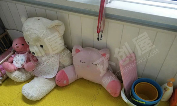 幼儿园家具齐全的娃娃家图片