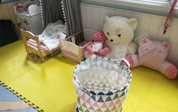 幼儿园家具齐全的娃娃家图片