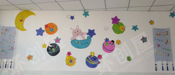 幼儿园漂亮的午睡房墙面温馨布置图片