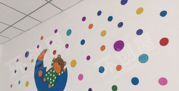 幼儿园漂亮的午睡房墙面温馨布置图片