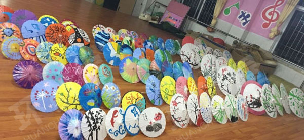 幼儿园创新雨伞画吊饰图片