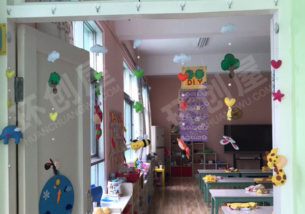 幼儿园卡通可爱教室门头吊饰图片