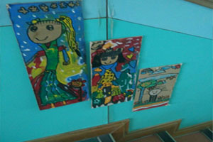 幼儿园走廊楼梯处儿童创意画图片6张