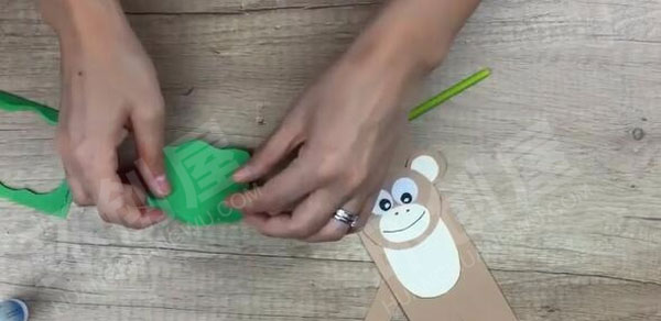 幼儿园美工区荡秋千的小猴子图片