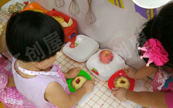 幼儿园角色游戏小厨师图片