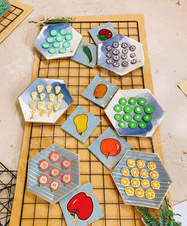 幼儿园角色游戏粘土蔬菜水果切片不织布火锅图片