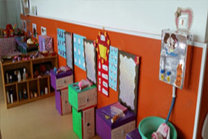 幼儿园角色游戏理发店环创图片2张