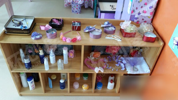 幼儿园角色游戏理发店环创图片